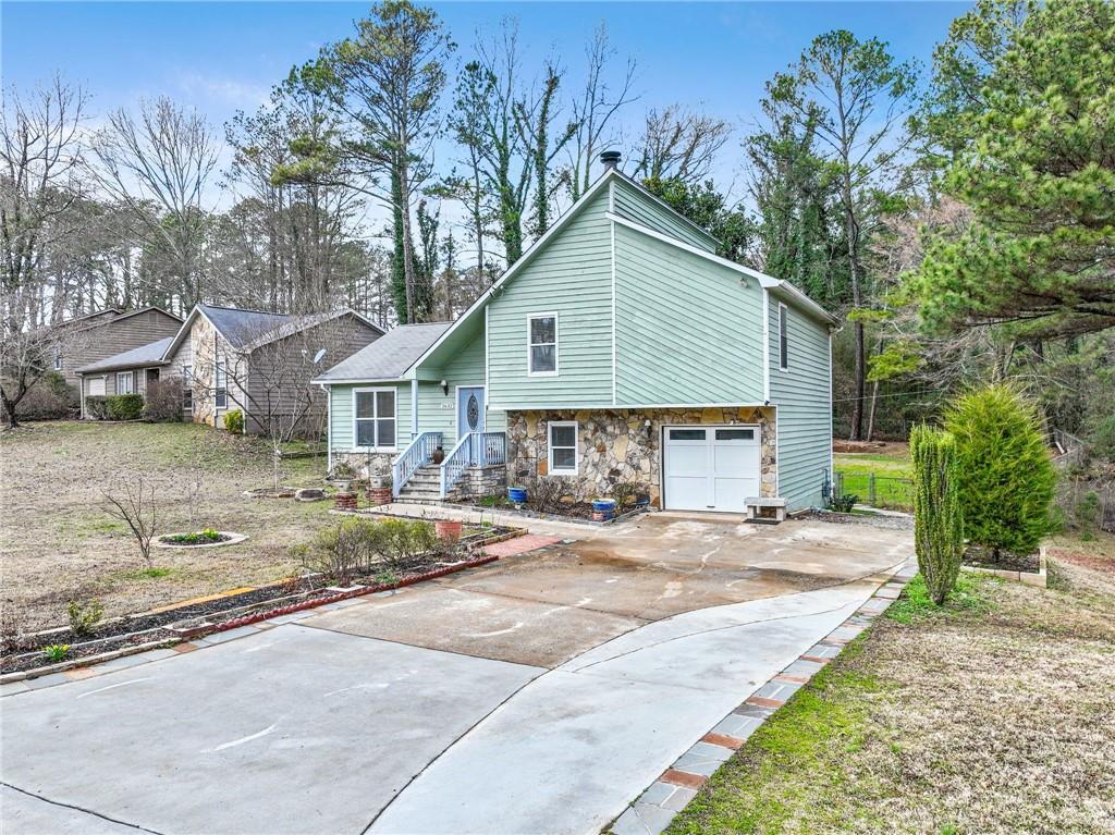 2632 Castlerock Dr., Duluth, GA 30096