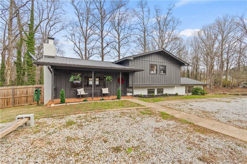 110 Howard Ln., Dahlonega, GA 30533