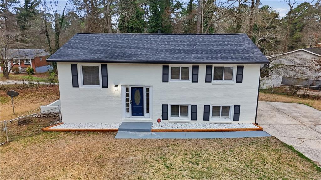 1332 Pineglen Dr., Riverdale, GA 30296