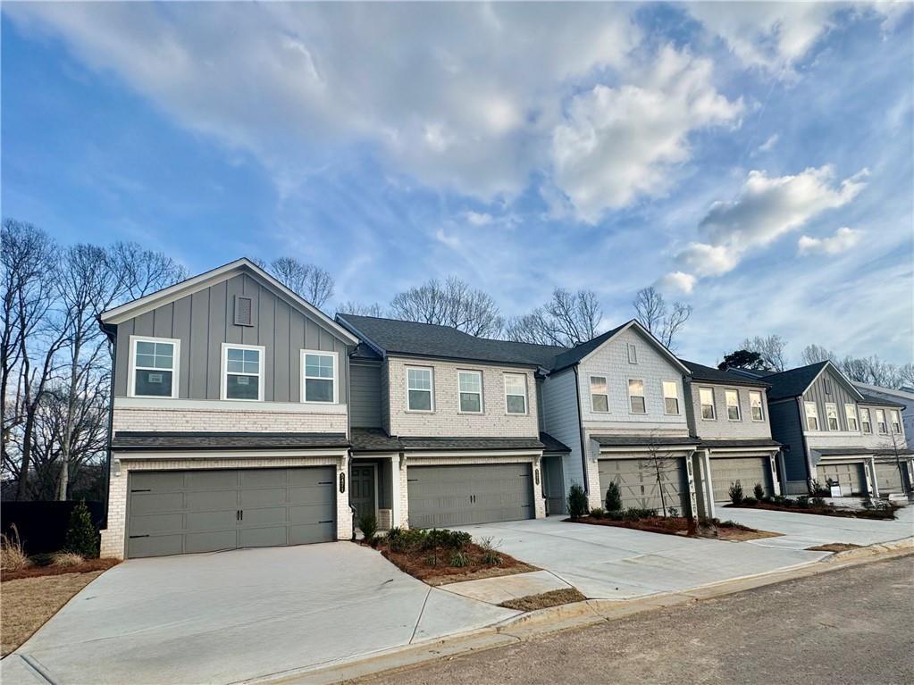 5471 Allegro Ln., Flowery Branch, GA 30542