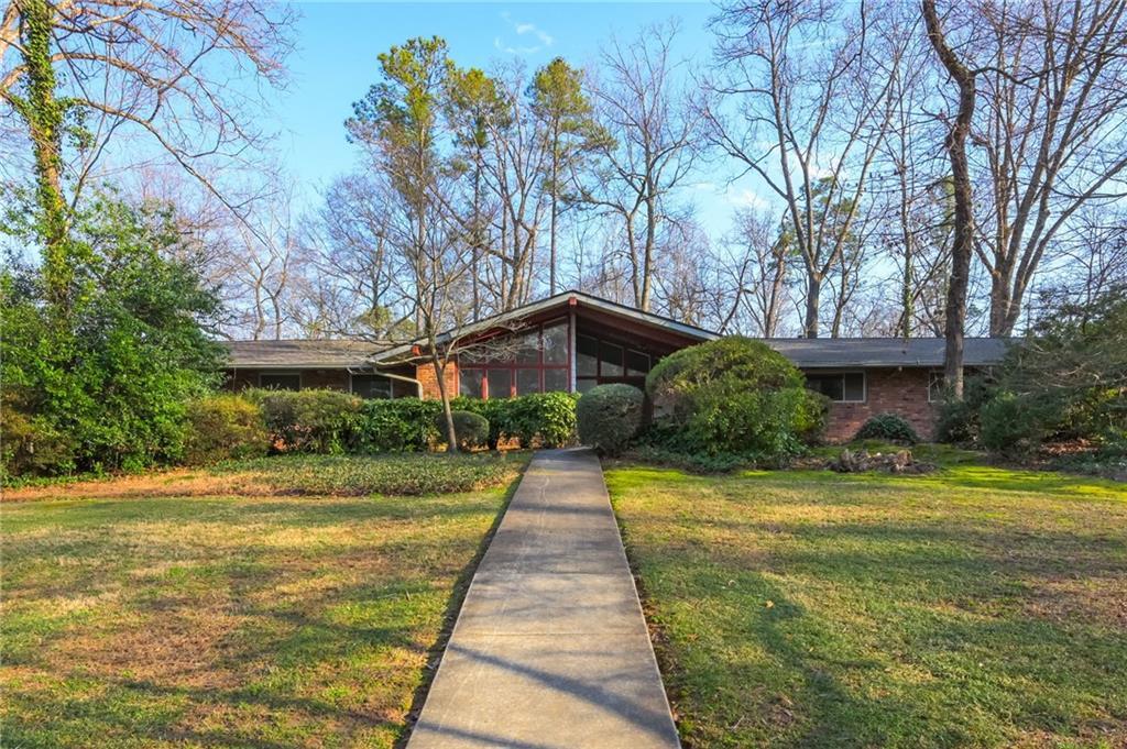 2795 Margaret Mitchell Dr., Atlanta, GA 30327