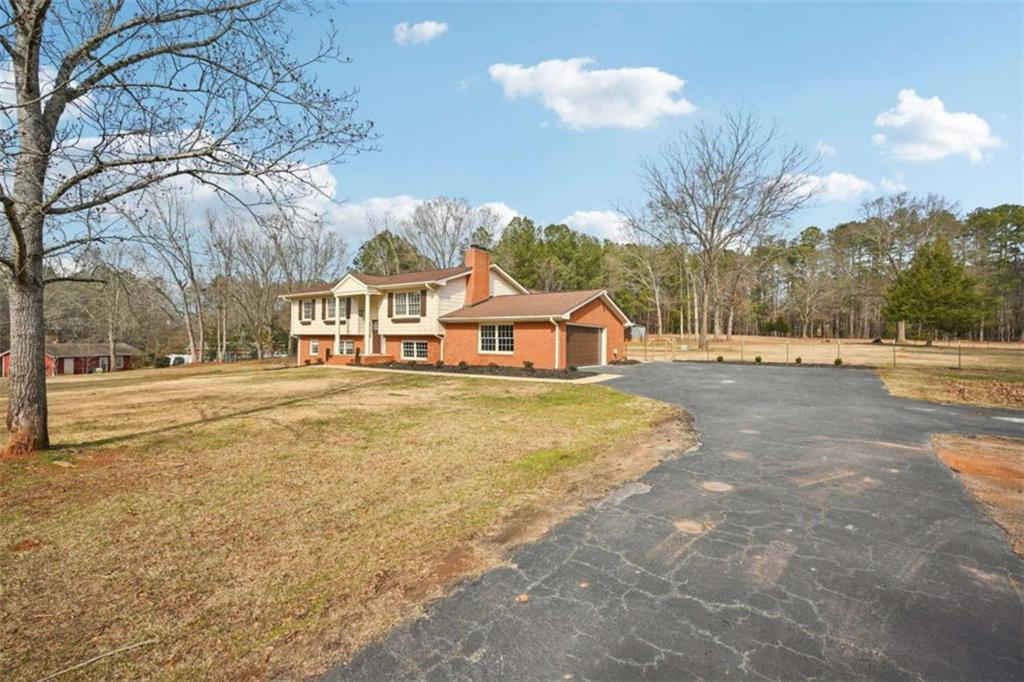 1041 Cooper Ln., Rutledge, GA 30663