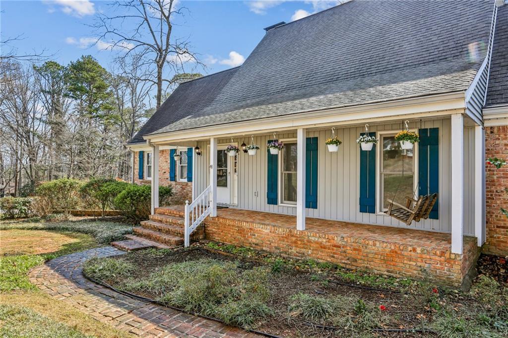 5622 Williamsburg Dr., Norcross, GA 30093