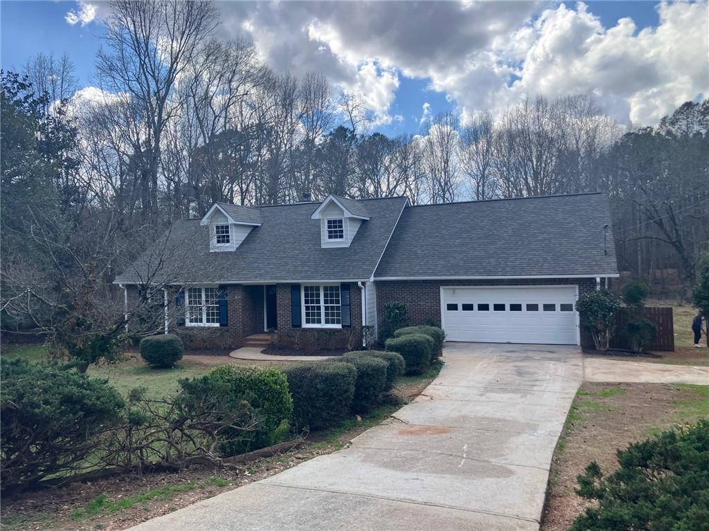 215 Brookwood Ln., Fayetteville, GA 30215