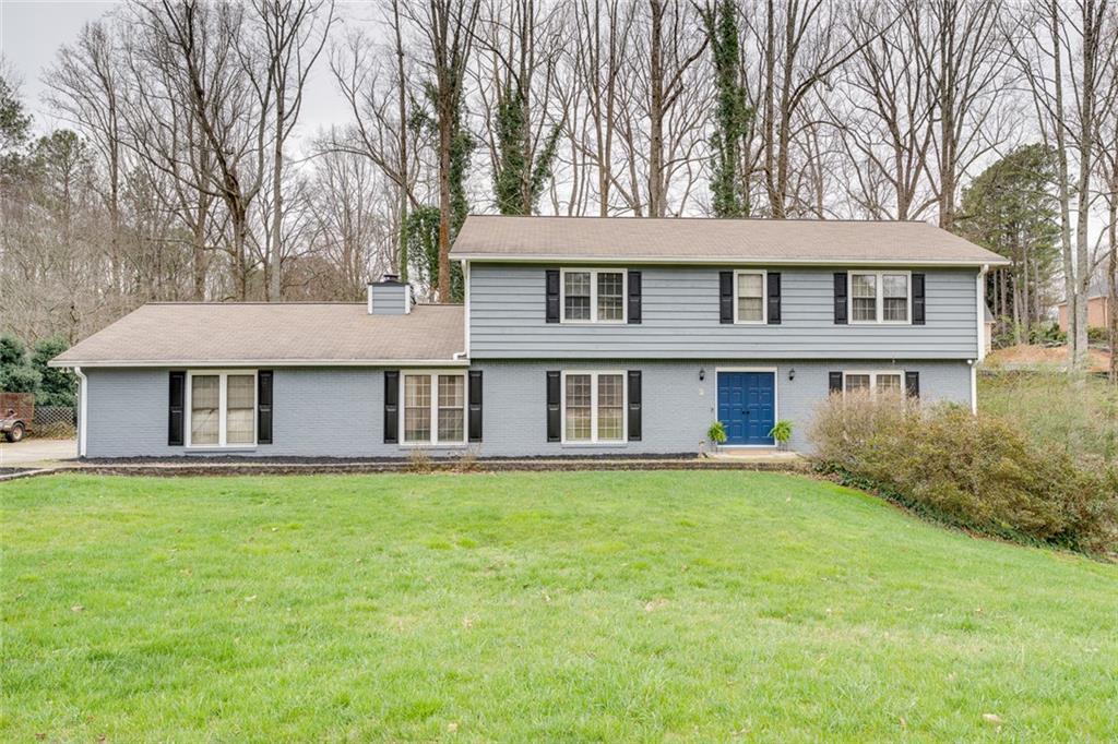 1290 Oakhaven Dr., Roswell, GA 30075