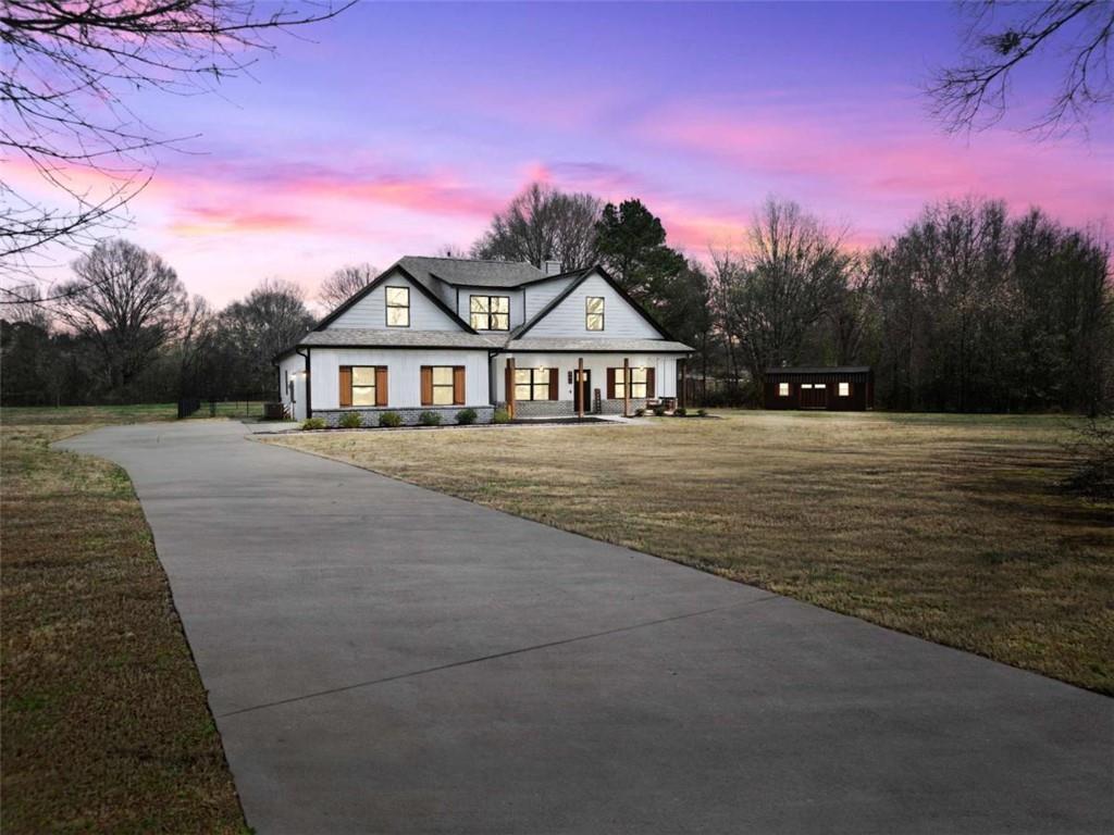 351 Savannah Dr., Mansfield, GA 30055