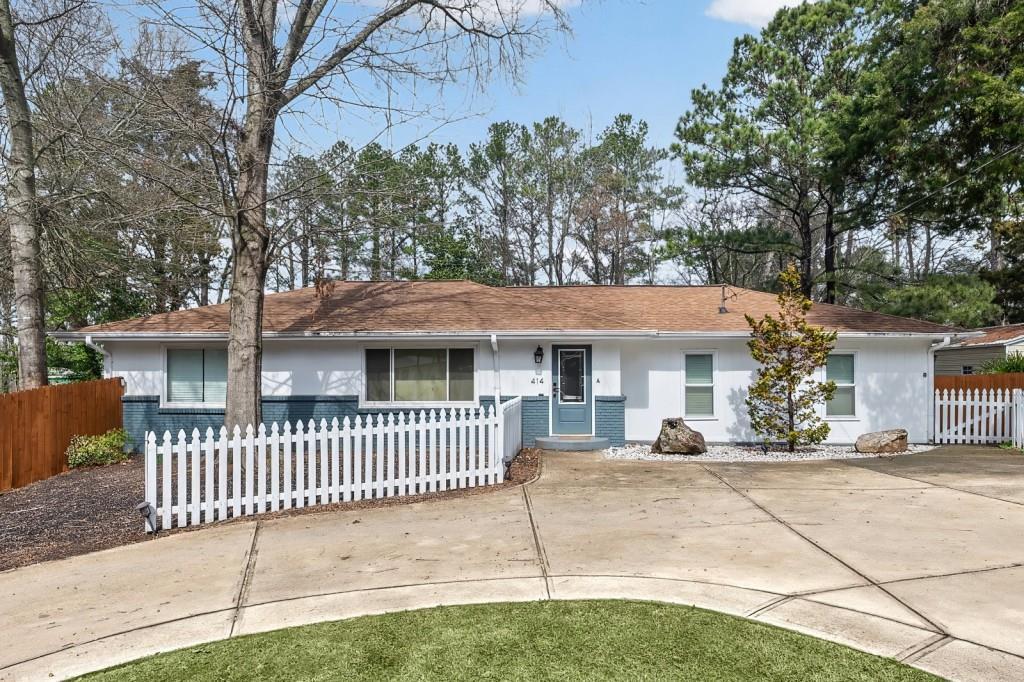 414 Charles Pl., Roswell, GA 30075
