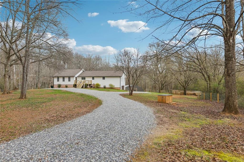 6380 Claude Parks Rd., Murrayville, GA 30564