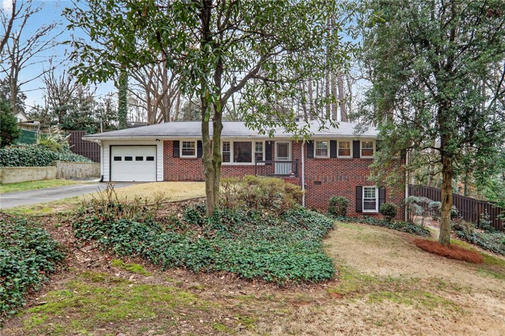 2560 Skyland Tr., Brookhaven, GA 30319