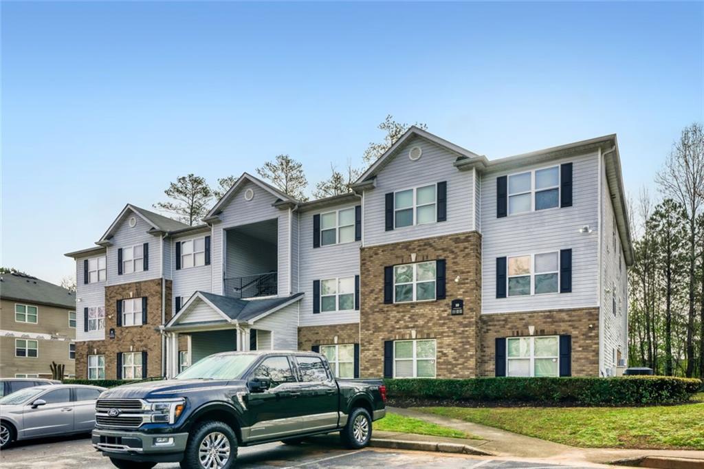 10204 Fairington Ridge Cir., Lithonia, GA 30038