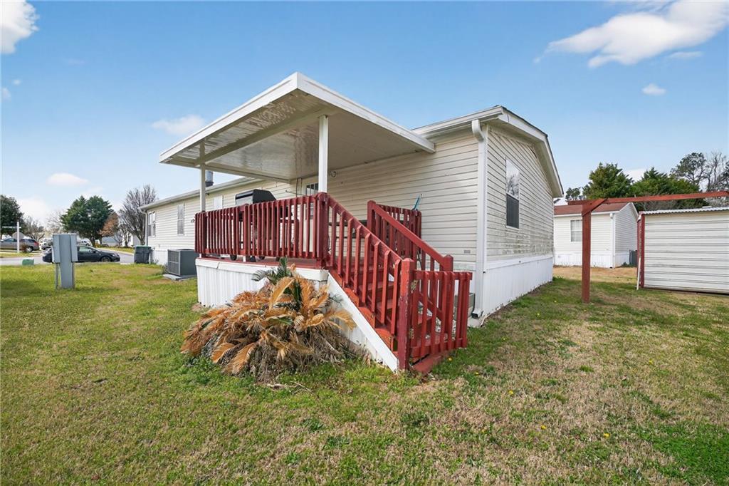 915 Bel Air Blvd., Hampton, GA 30228