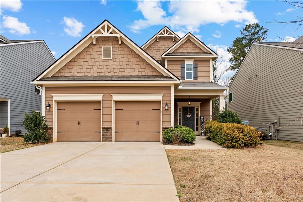 1053 Shadow Glen Dr, Fairburn, GA 30213