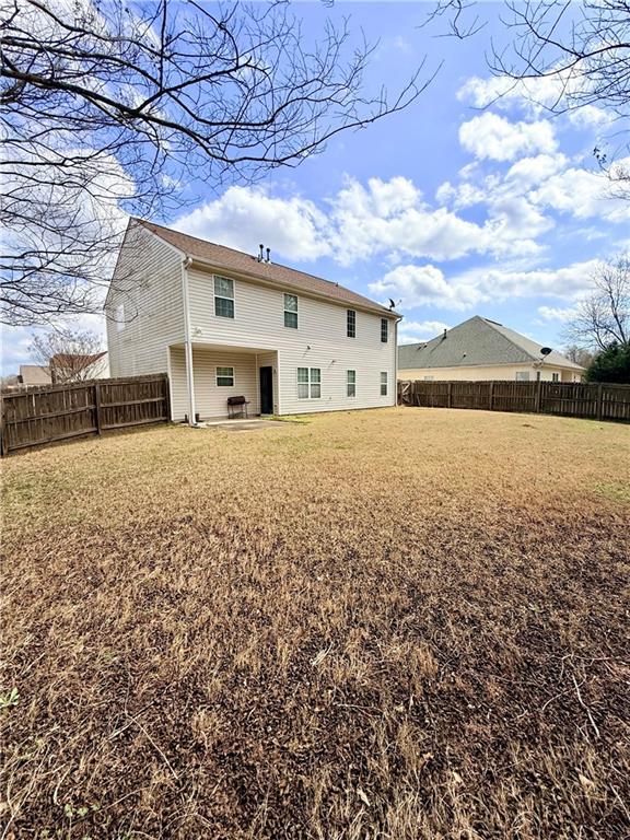 7476 Ledgestone Ln., Riverdale, GA 30274