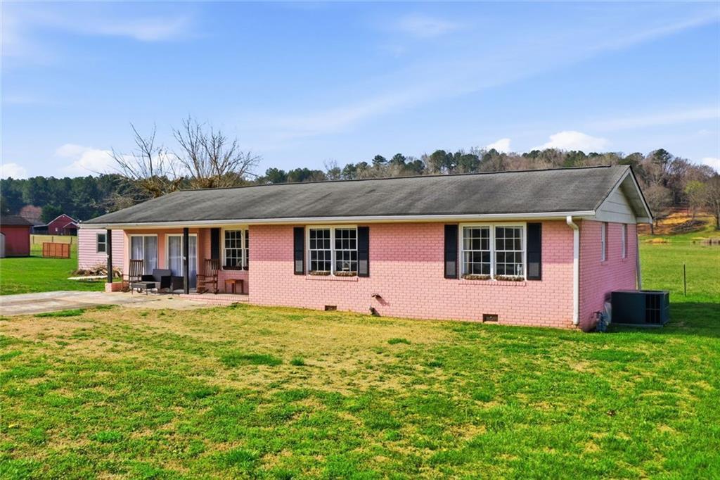 93 Euharlee St., Taylorsville, GA 30178