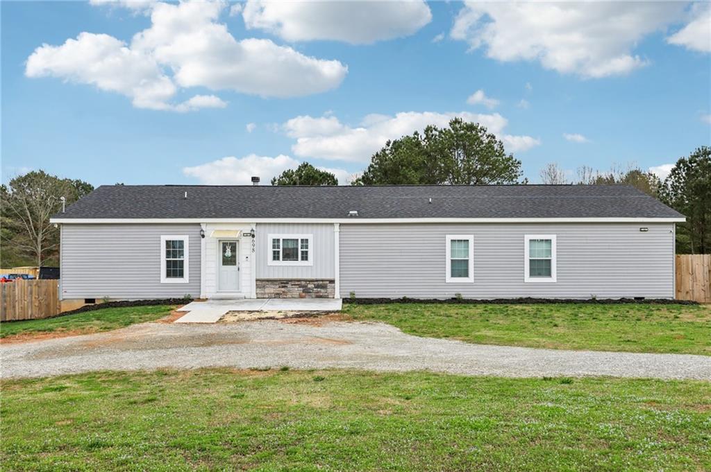 698 Smith Cemetery Rd., Winder, GA 30680