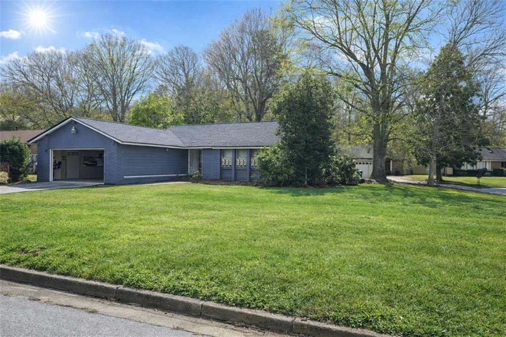 3235 Cadiz Cir., South Fulton, GA 30349