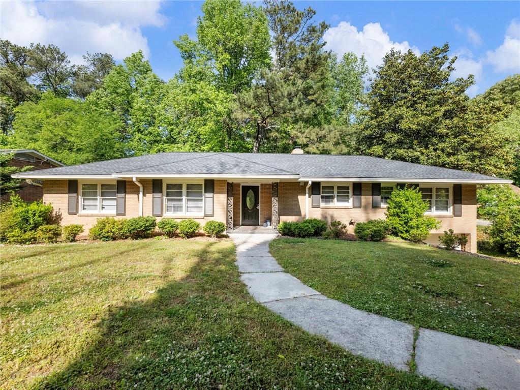 830 Venetta Pl., Atlanta, GA 30318