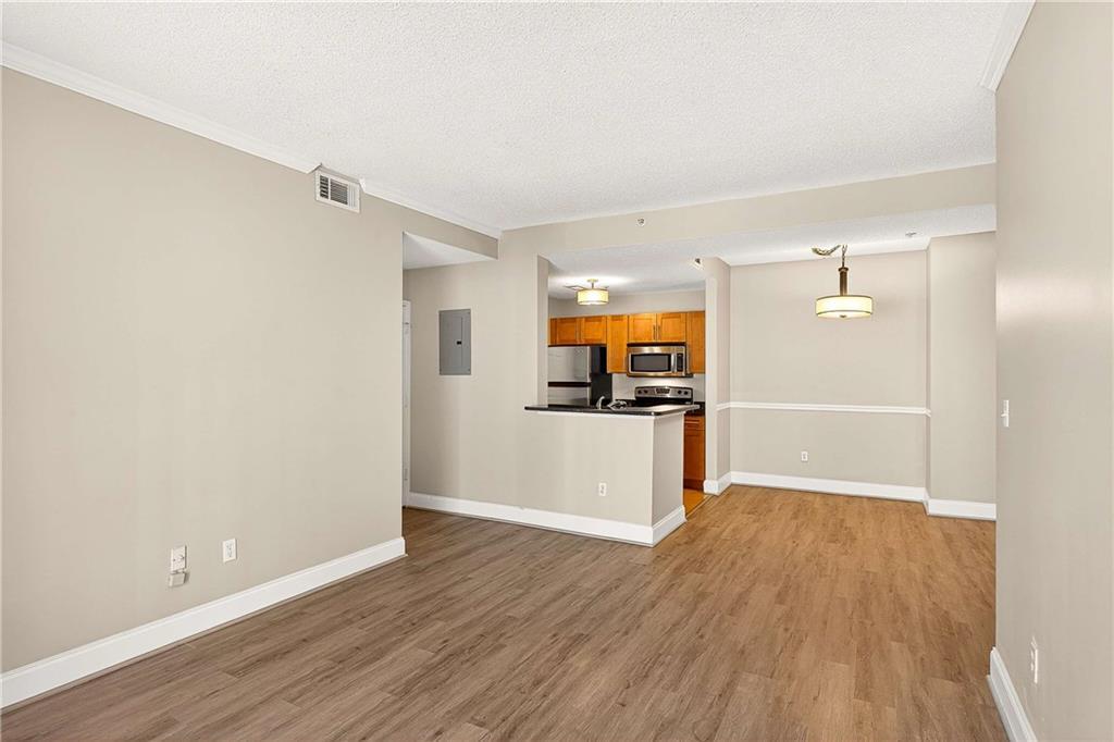 1074 Peachtree Walk #B212, Atlanta, GA 30309