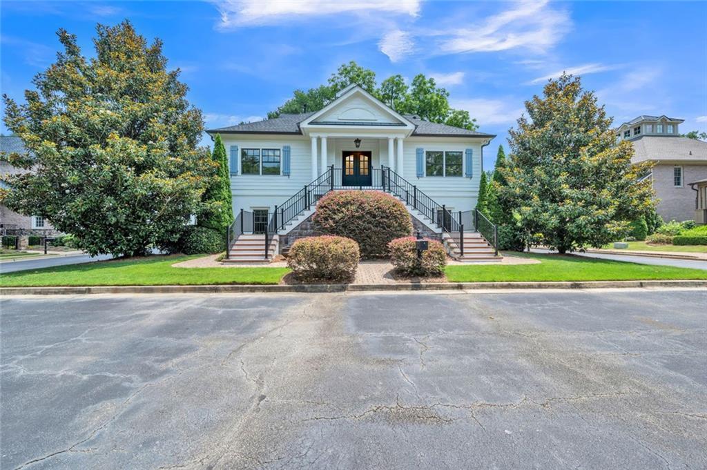 1070 Dunroven Dr., Atlanta, GA 30342