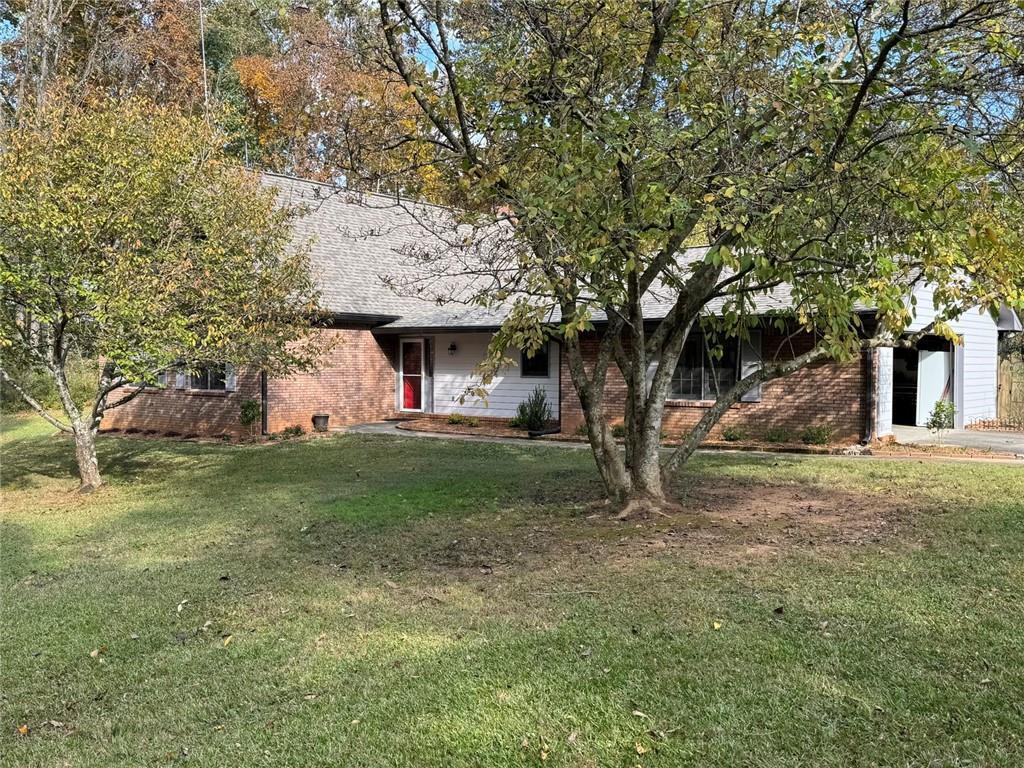 110 Sandy Dr., Stockbridge, GA 30281