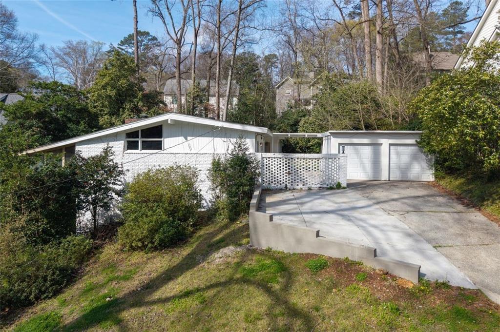 3906 Land O Lakes Dr., Atlanta, GA 30342