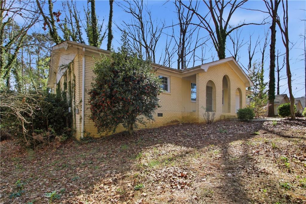 595 Sheppard Rd., Stone Mountain, GA 30083