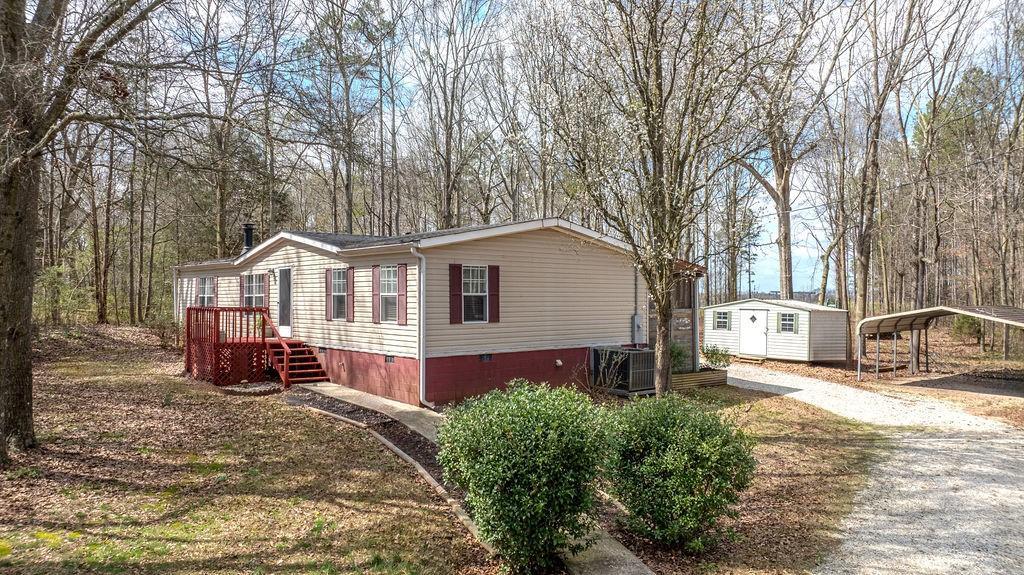 2410 Whippoorwill Tr., Hartwell, GA 30643