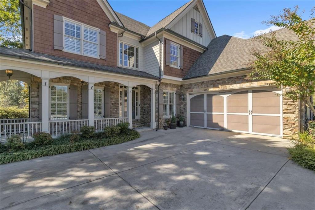 1611 Silvergrass Ln., Grayson, GA 30017