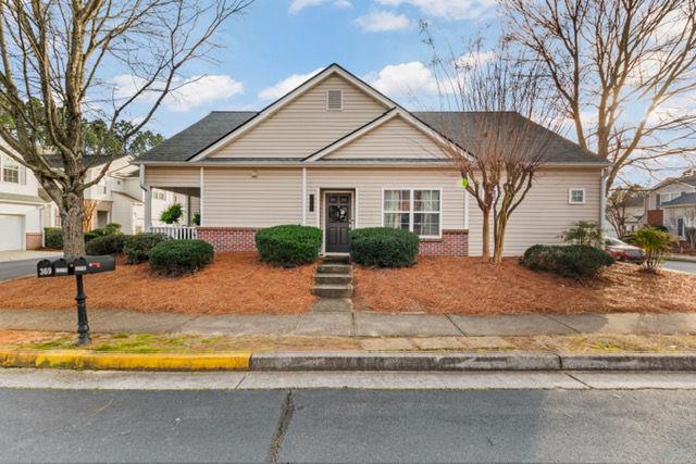 369 Hiawassee Dr., Woodstock, GA 30188
