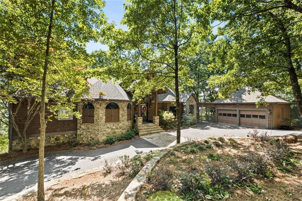 912 Mcelroy Mountain Dr., Jasper, GA 30143