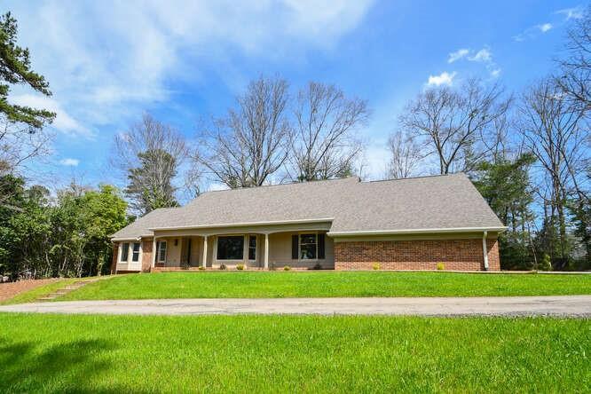 3216 Golf Club Dr., Gainesville, GA 30506