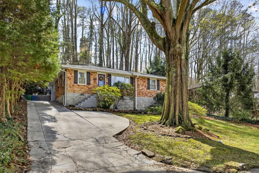 908 Scott Cir., Decatur, GA 30033