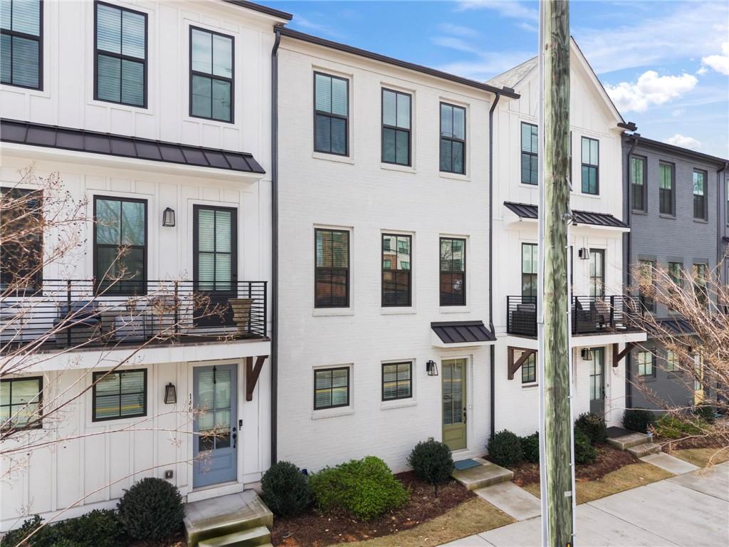 144 Chestnut Cir., Atlanta, GA 30342