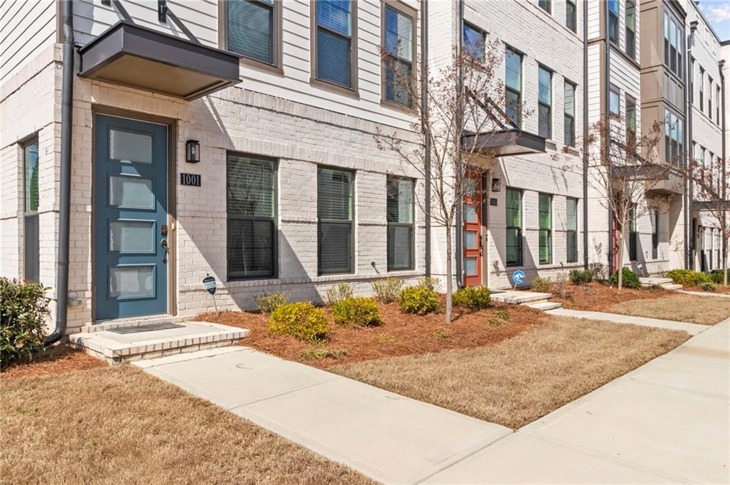 1001 Burnside Ln., Atlanta, GA 30318