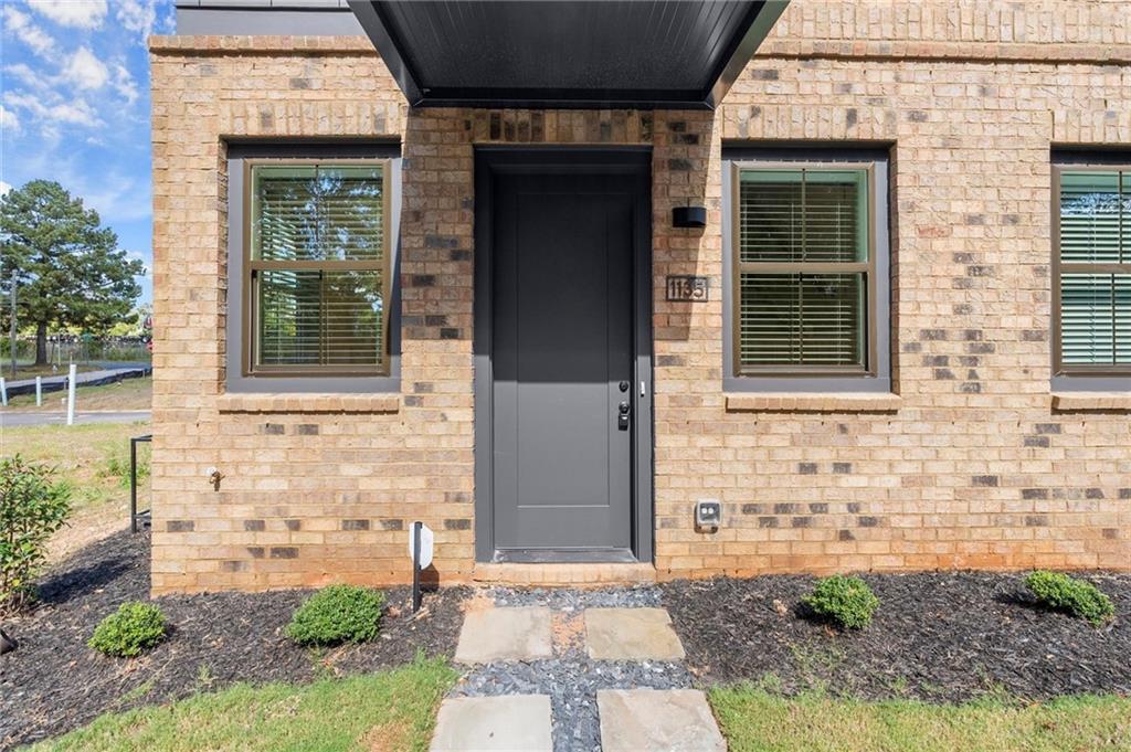 1135 Knight Walk, Atlanta, GA 30318