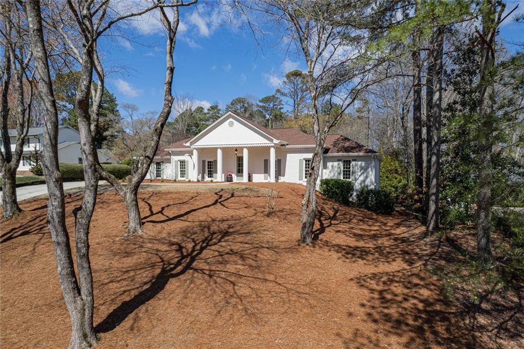 1275 Oakhaven Dr., Roswell, GA 30075