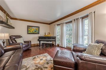 220 Saddle Lake Dr., Roswell, GA 30076