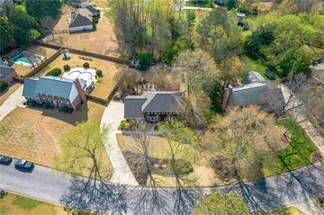 220 Saddle Lake Dr., Roswell, GA 30076