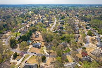 220 Saddle Lake Dr., Roswell, GA 30076