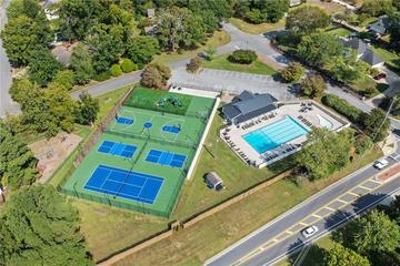 220 Saddle Lake Dr., Roswell, GA 30076