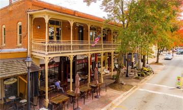 220 Saddle Lake Dr., Roswell, GA 30076