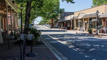 220 Saddle Lake Dr., Roswell, GA 30076