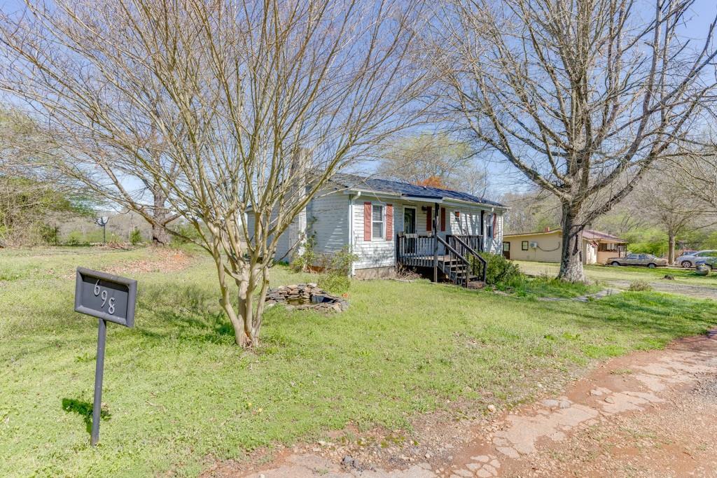 698 Melinda Dr., Winder, GA 30680