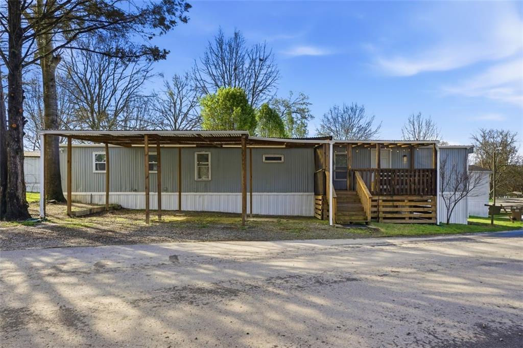 5973 Lights Ferry Rd., Flowery Branch, GA 30542