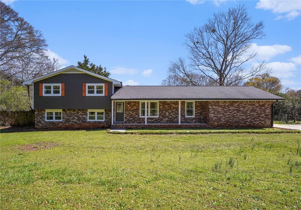 8832 Twin Oaks Dr., Jonesboro, GA 30236