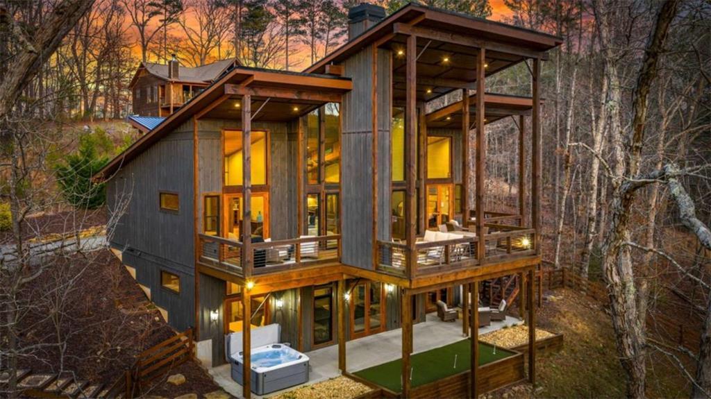 95 Woodhaven Rd., Blue Ridge, GA 30513