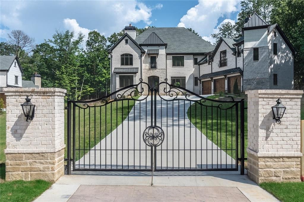 10745 Shallowford Rd., Roswell, GA 30075