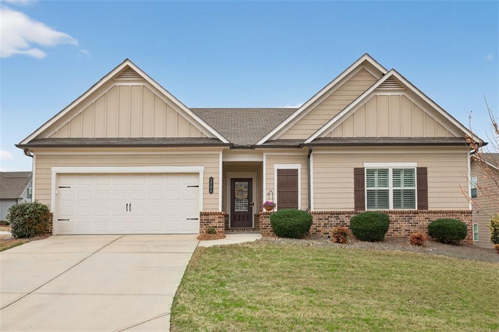 1594 Davey Cir., Hoschton, GA 30548