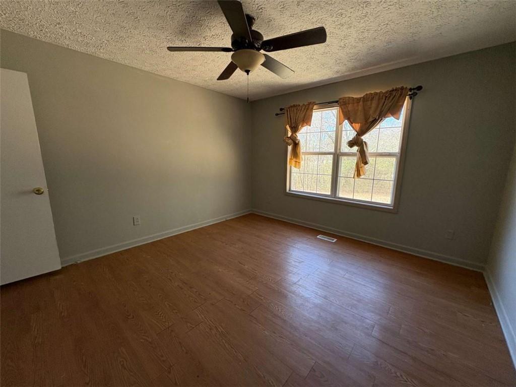 571 Ishman Ballard Rd., Newnan, GA 30263