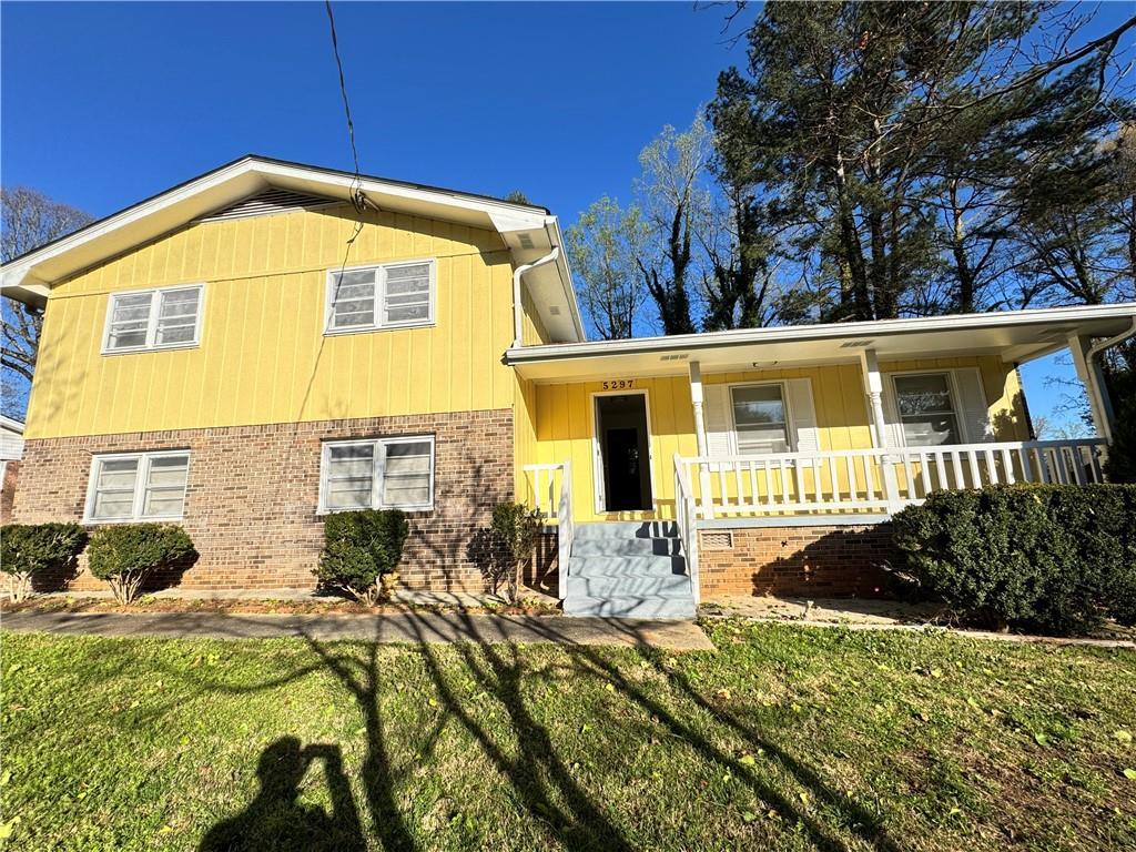 5297 Cardinal Ln., Lilburn, GA 30047